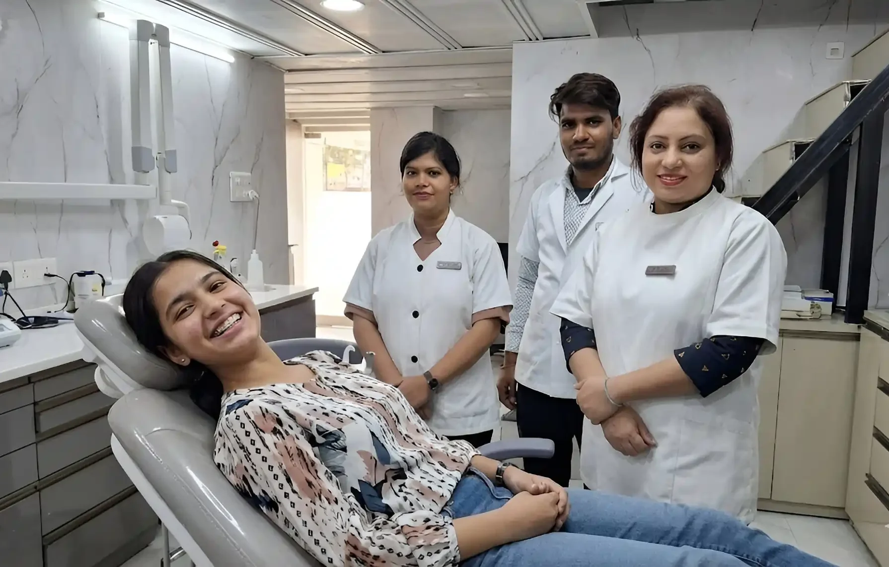Dental treatment consultation at Center for Dental Implants and Esthetics Gurgaon